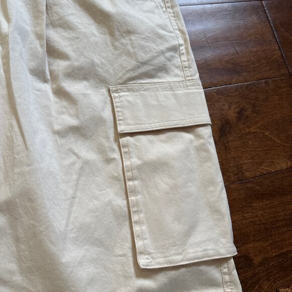 NWT A New Day Stretch High Waisted Wide Leg Cargo Pants Cream Women's Size 6 - Picture 4 of 12